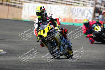 media/Jun-04-2022-WERA (Sat) [[b852bbbd55]]/Practice Races/5-750cc and up novices/